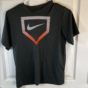 Nike boys Black Graphic Tee